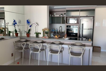 Apartamento à venda com 98m², 2 quartos e 2 vagasCozinha