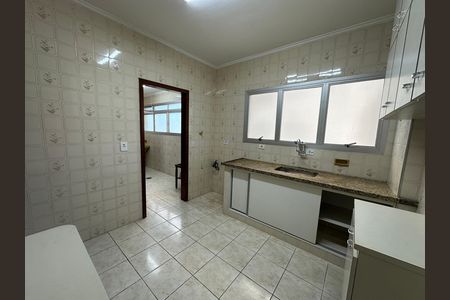 Cozinha de apartamento para alugar com 2 quartos, 95m² em Itararé, São Vicente