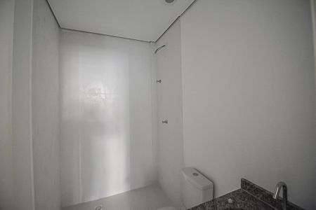 Banheiro de kitnet/studio para alugar com 1 quarto, 32m² em Vila Euclides, São Bernardo do Campo