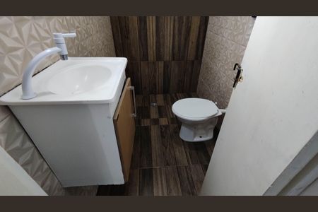 Banheiro de casa para alugar com 1 quarto, 44m² em Vila Alayde, Ferraz de Vasconcelos
