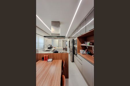 Apartamento à venda com 270m², 4 quartos e 4 vagas Apartamento à venda com 270m², 4 quartos e 4 vagasCozinha