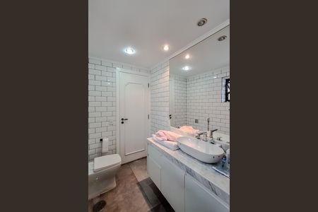 Apartamento à venda com 270m², 4 quartos e 4 vagas Apartamento à venda com 270m², 4 quartos e 4 vagasBanheiro da Suíte