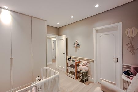 Apartamento à venda com 270m², 4 quartos e 4 vagas Apartamento à venda com 270m², 4 quartos e 4 vagasQuarto 3 - Suíte