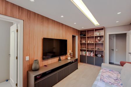 Apartamento à venda com 270m², 4 quartos e 4 vagas Apartamento à venda com 270m², 4 quartos e 4 vagasSala de TV