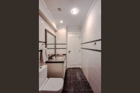 Apartamento à venda com 270m², 4 quartos e 4 vagas Apartamento à venda com 270m², 4 quartos e 4 vagasBanheiro
