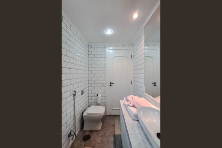 Apartamento à venda com 270m², 4 quartos e 4 vagas Apartamento à venda com 270m², 4 quartos e 4 vagasBanheiro da Suíte