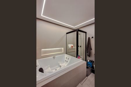 Apartamento à venda com 270m², 4 quartos e 4 vagas Apartamento à venda com 270m², 4 quartos e 4 vagasBanheiro da Suíte