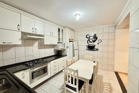 Cozinha de casa para alugar com 3 quartos, 180m² em Vila Uniao (zona Leste), São Paulo
