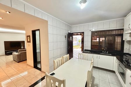 Casa para alugar com 180m², 3 quartos e 8 vagasCozinha