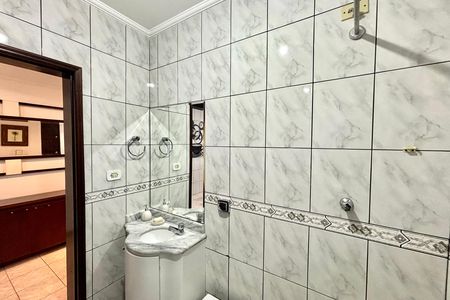 Casa para alugar com 180m², 3 quartos e 8 vagasBanheiro da suíte