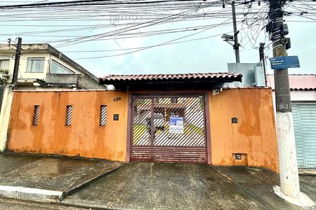 Casa para alugar com 180m², 3 quartos e 8 vagasFachada