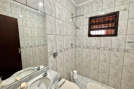 Casa para alugar com 180m², 3 quartos e 8 vagasBanheiro da suíte