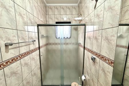 Casa para alugar com 180m², 3 quartos e 8 vagasBanheiro social