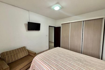 Casa para alugar com 180m², 3 quartos e 8 vagasSuíte