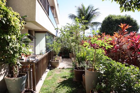 Apartamento à venda com 152m², 3 quartos e 2 vagasAREA EXTERNA PRIVADA DO APARTAMENTO
