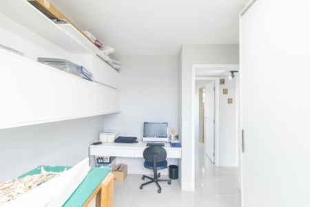 Apartamento à venda com 77m², 2 quartos e 1 vagaQuarto 2