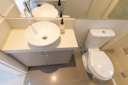 Apartamento à venda com 77m², 2 quartos e 1 vagaBanheiro Social