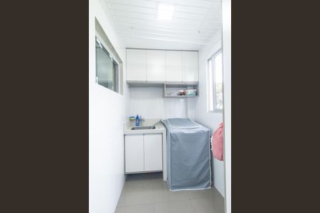 Apartamento à venda com 77m², 2 quartos e 1 vagaÁrea de Serviço