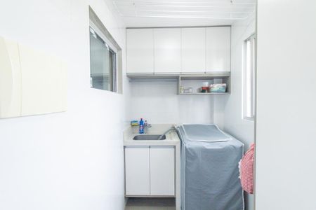 Apartamento à venda com 77m², 2 quartos e 1 vagaÁrea de Serviço