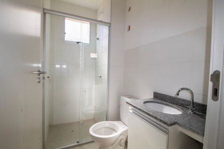 Banheiro social de apartamento à venda com 2 quartos, 48m² em Palmeiras, Belo Horizonte