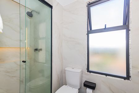 Apartamento à venda com 69m², 2 quartos e 1 vaga Apartamento à venda com 69m², 2 quartos e 1 vagaBanheiro da Suíte