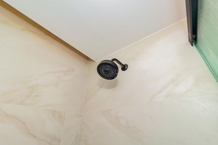 Apartamento à venda com 69m², 2 quartos e 1 vaga Apartamento à venda com 69m², 2 quartos e 1 vagaBanheiro da Suíte