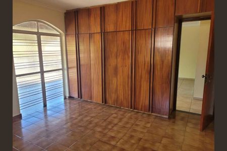 Quarto de casa de condomínio para alugar com 3 quartos, 300m² em Jardim Atlatico, Goiânia
