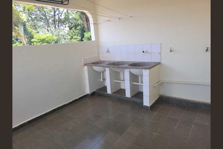 Casa de condomínio para alugar com 300m², 3 quartos e 3 vagasÁrea de serviço