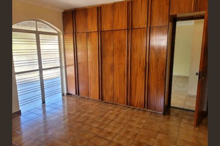 Quarto de casa de condomínio para alugar com 3 quartos, 300m² em Jardim Atlatico, Goiânia