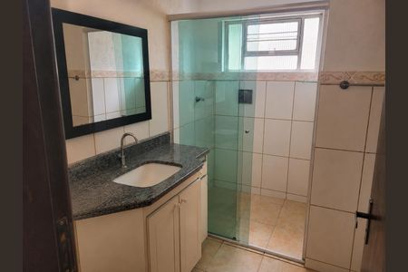 Casa de condomínio para alugar com 300m², 3 quartos e 3 vagas Casa de condomínio para alugar com 300m², 3 quartos e 3 vagasBanheiro