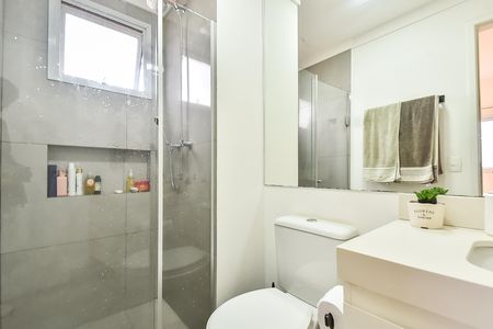 Banheiro da suíte de apartamento à venda com 1 quarto, 68m² em Jardim da Gloria, São Paulo