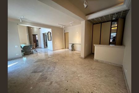 Casa à venda com 400m², 4 quartos e 4 vagasFoto 02