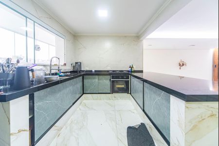 Casa para alugar com 370m², 5 quartos e 3 vagasCozinha 