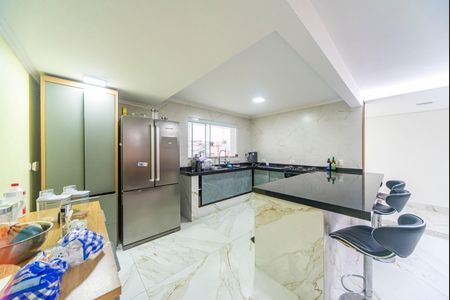 Casa para alugar com 370m², 5 quartos e 3 vagasCozinha 
