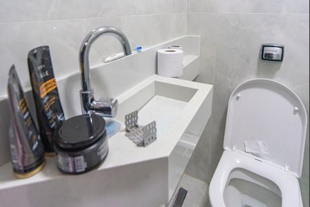 Casa para alugar com 370m², 5 quartos e 3 vagasBanheiro do Quarto 2