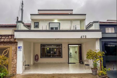 Casa para alugar com 370m², 5 quartos e 3 vagasFachada