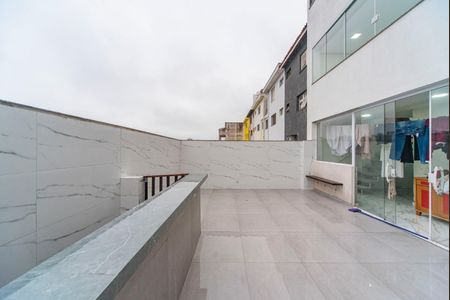 Casa para alugar com 370m², 5 quartos e 3 vagasQuintal fundos 