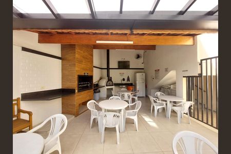 Apartamento para alugar com 74m², 3 quartos e 2 vagas Apartamento para alugar com 74m², 3 quartos e 2 vagasÁrea comum - Churrasqueira