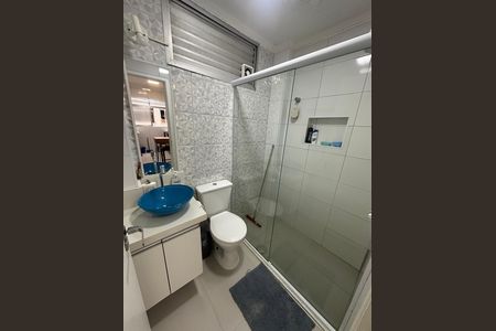 Banheiro de apartamento para alugar com 1 quarto, 32m² em Centro, São Vicente
