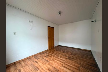 Casa para alugar com 700m², 6 quartos e 2 vagas Casa para alugar com 700m², 6 quartos e 2 vagasFundos- Quarto 1