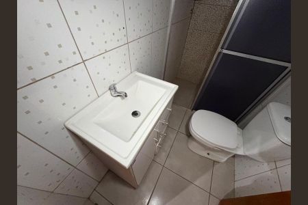 Casa para alugar com 700m², 6 quartos e 2 vagas Casa para alugar com 700m², 6 quartos e 2 vagasFundos- banheiro
