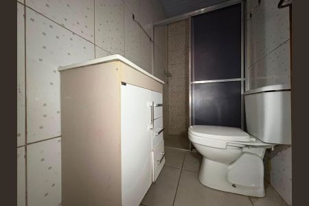 Casa para alugar com 700m², 6 quartos e 2 vagas Casa para alugar com 700m², 6 quartos e 2 vagasFundos- banheiro