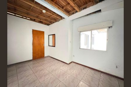Casa para alugar com 700m², 6 quartos e 2 vagas Casa para alugar com 700m², 6 quartos e 2 vagasFundos- Quarto 2