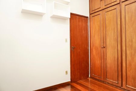 Quarto 1 de apartamento para alugar com 2 quartos, 72m² em Santa Tereza, Belo Horizonte