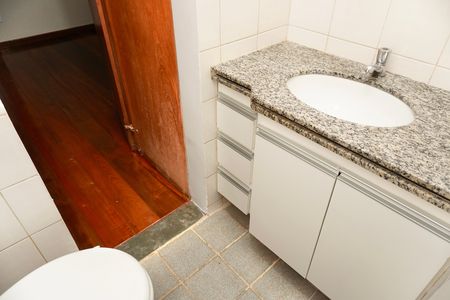 Apartamento para alugar com 72m², 2 quartos e 1 vagaSuíte - Banheiro 