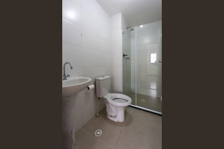 Banheiro de apartamento para alugar com 2 quartos, 43m² em Jardim Monte Alegre, Taboão da Serra