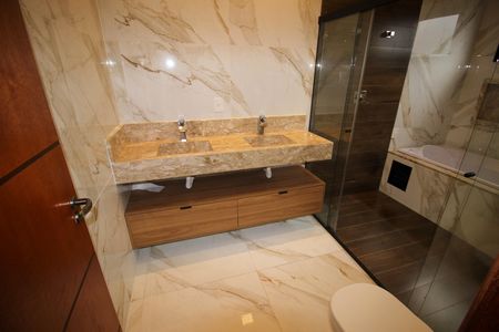 Casa de condomínio para alugar com 454m², 3 quartos e 6 vagas