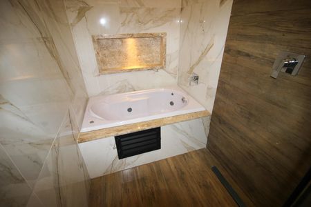 Casa de condomínio para alugar com 454m², 3 quartos e 6 vagas