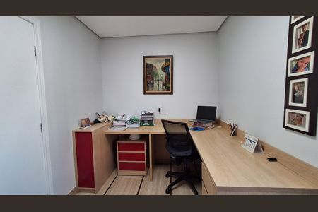 Apartamento à venda com 179m², 4 quartos e 3 vagasQuarto 
