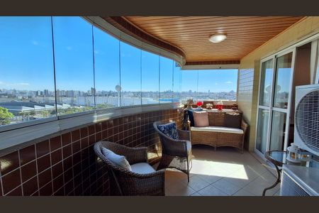 Apartamento à venda com 179m², 4 quartos e 3 vagasVaranda 
